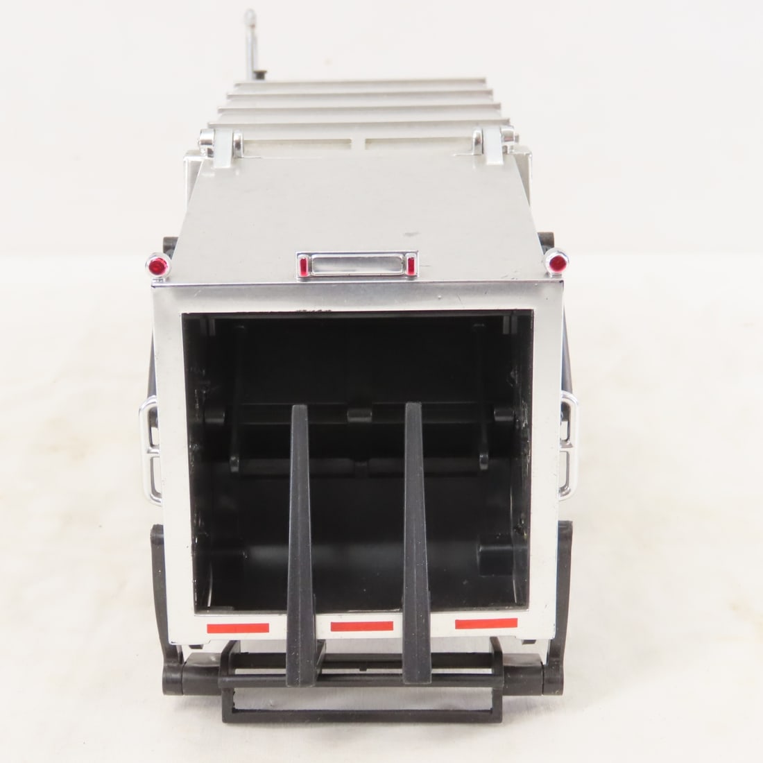 New Ray Garbage, Cement & Livestock Trucks - 18