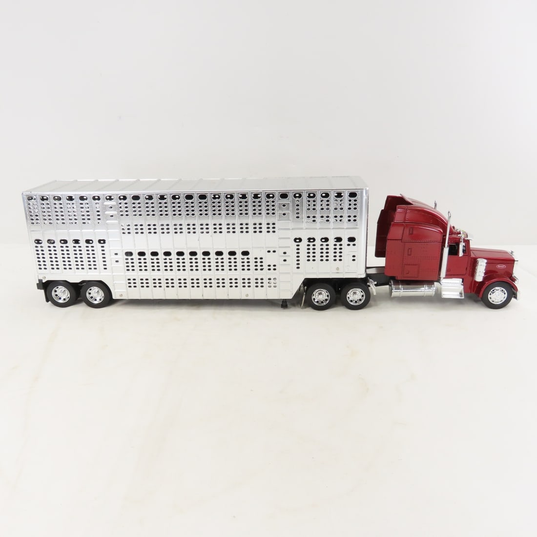 New Ray Garbage, Cement & Livestock Trucks - 4