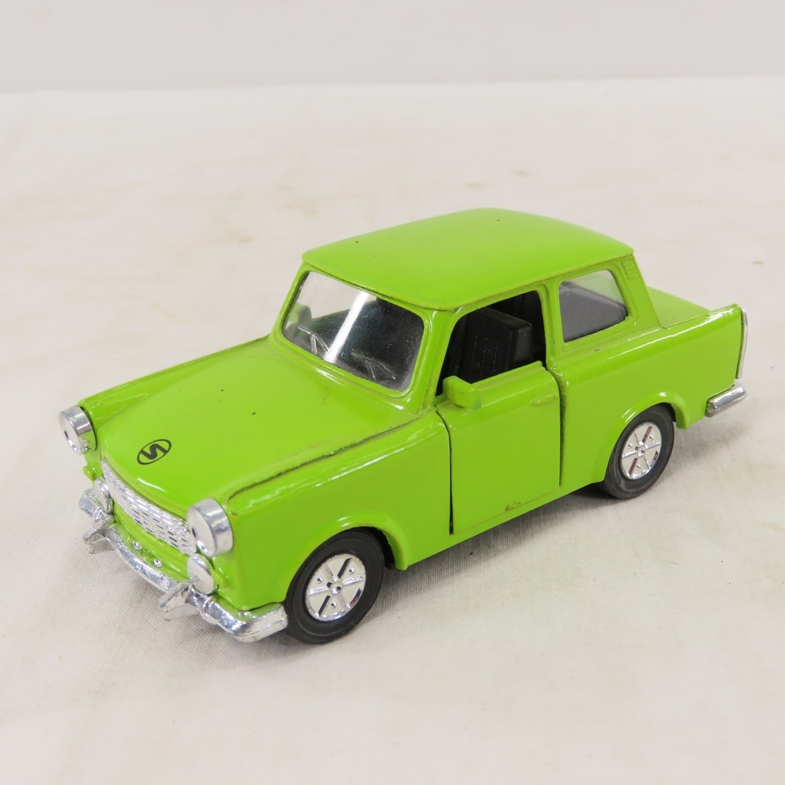 13 New Ray & Other 1/32 Diecast Cars - 18