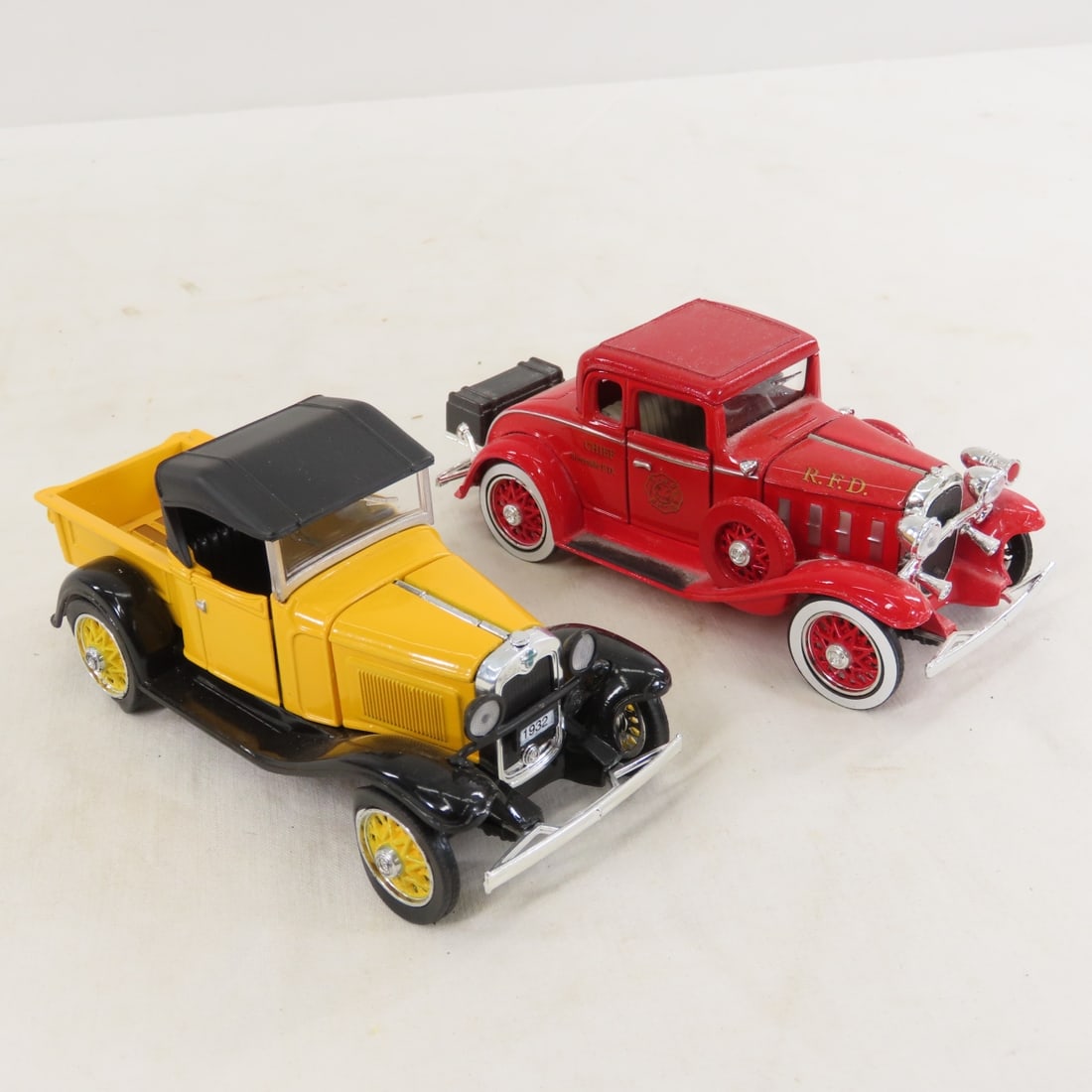 13 New Ray & Other 1/32 Diecast Cars - 7