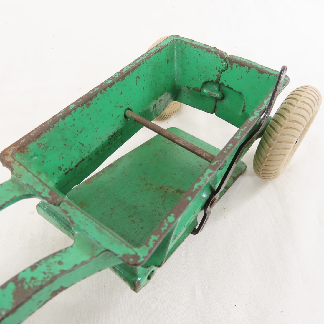 Arcade Cast Iron Allis- Chalmers Tractor & Wagon - 10