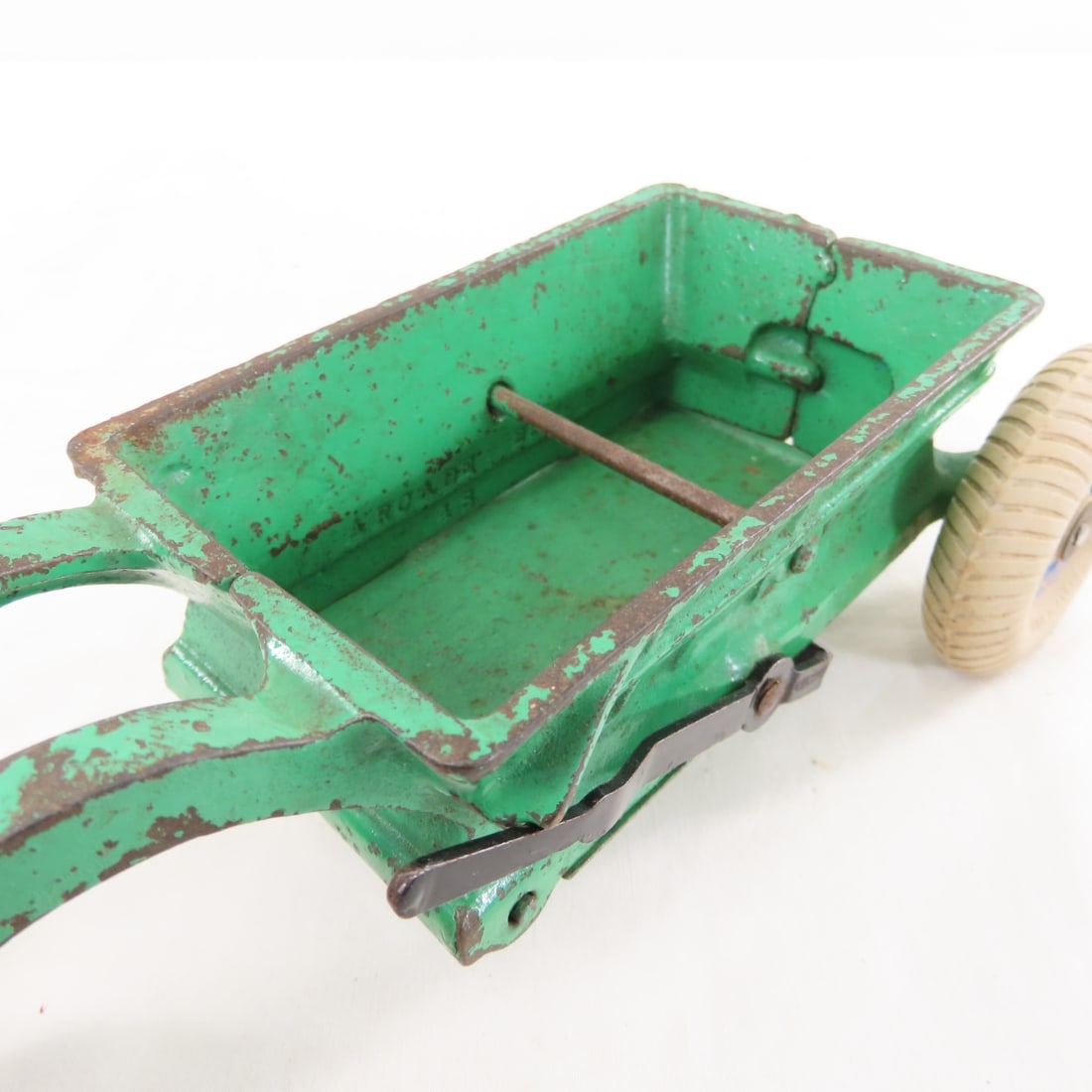 Arcade Cast Iron Allis- Chalmers Tractor & Wagon - 11