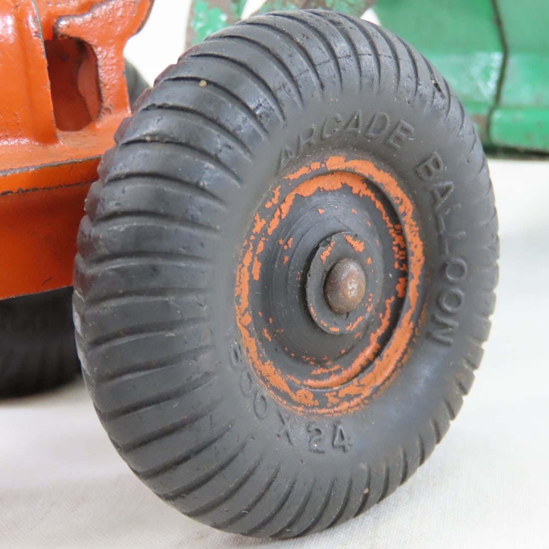 Arcade Cast Iron Allis- Chalmers Tractor & Wagon - 16