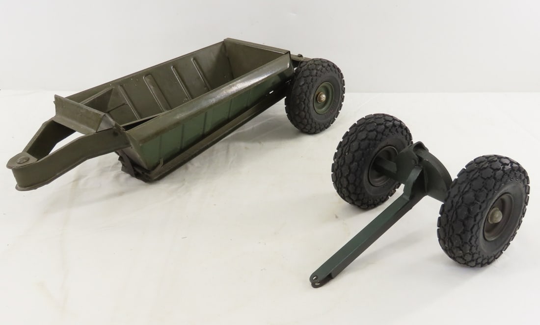 1950s Doepke The Pioneer Earth Mover Dump Trailer: 1950s Doepke The Pioneer Earth Mover Dump Trailer - bottom dump works, with extra 2 wheel axle with tongue. LOT SIZE: 19x7x6" 7 LBS All information and photos, which are part of the description, are