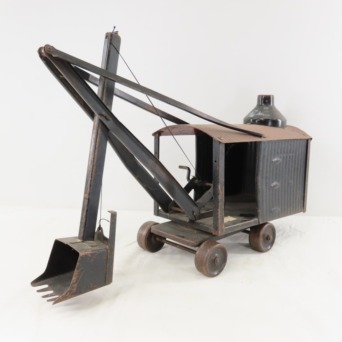 1920s Steelcraft Marion Pressed Steel Steam Shovel: 1920s Steelcraft Marion Pressed Steel Steam Shovel - LOT SIZE: 22x15x7" 8 LBS All information and photos, which are part of the description, are intended to be as accurate as possible, but errors are
