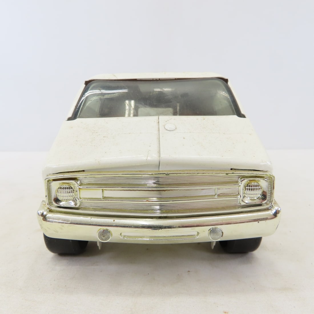 ERTL Hardware Hank 1/16 Diecast Van - 8