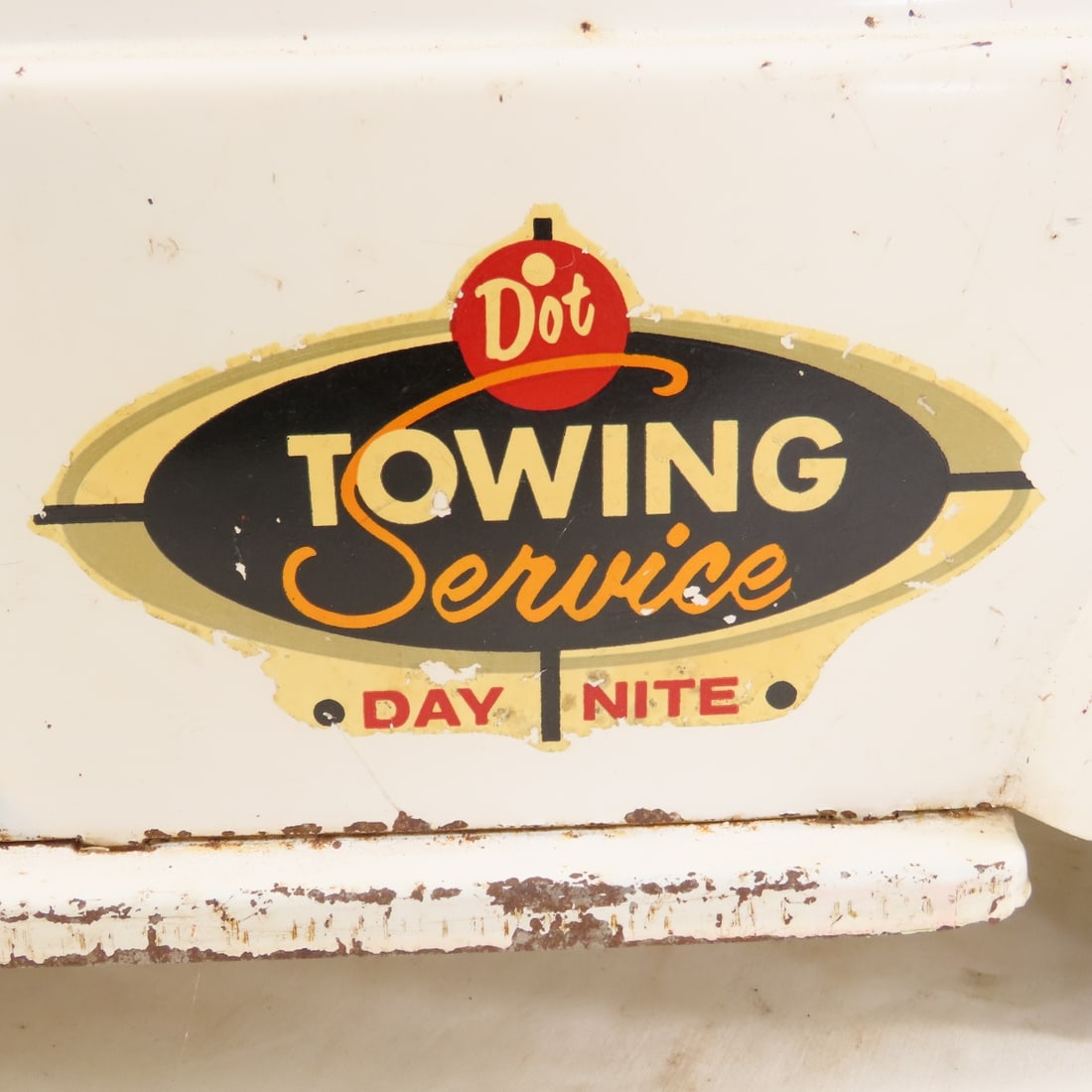 1950s Wyandotte DOT Towing Ride-On Toy Truck - 11