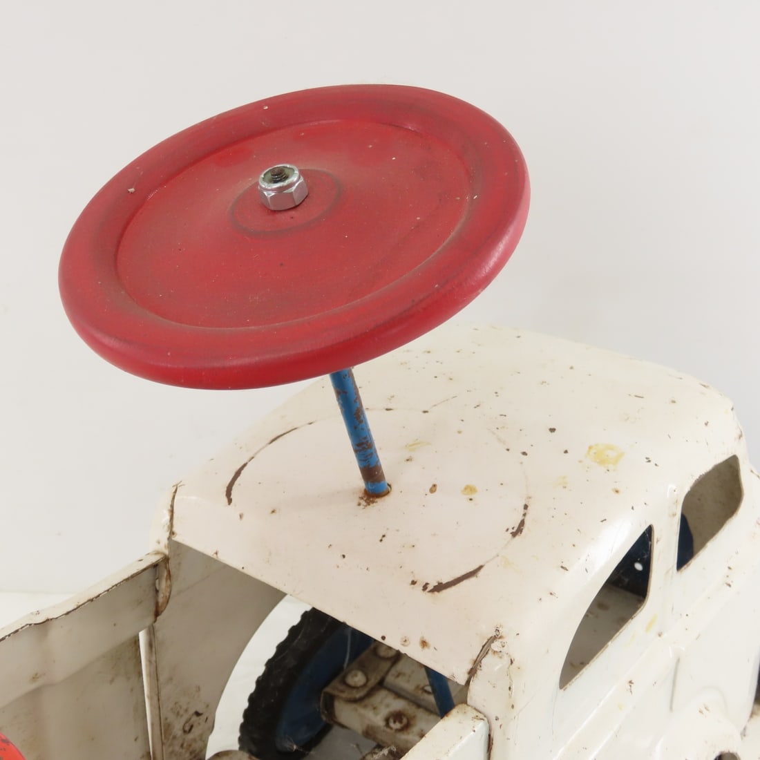 1950s Wyandotte DOT Towing Ride-On Toy Truck - 14