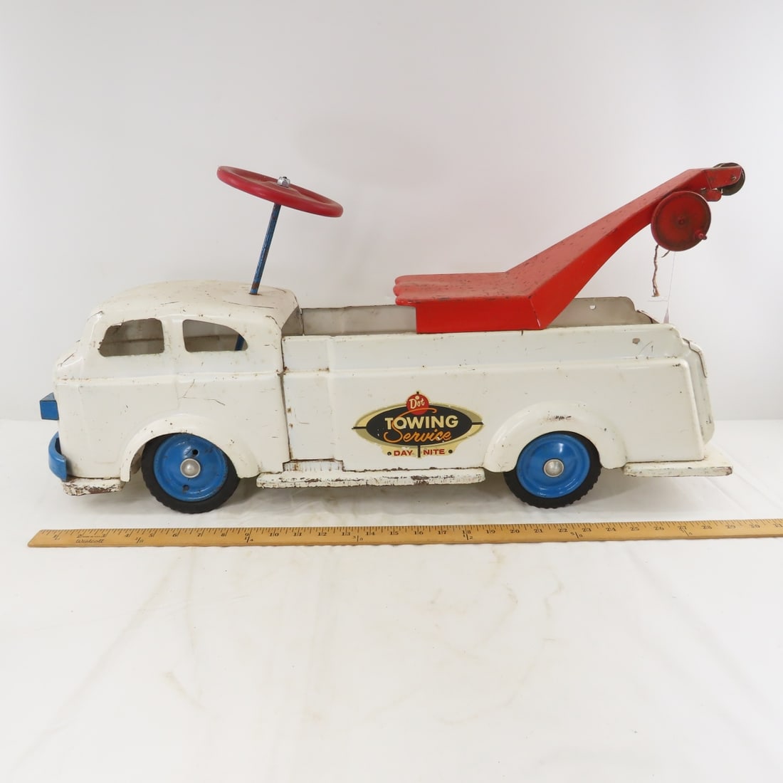 1950s Wyandotte DOT Towing Ride-On Toy Truck - 2
