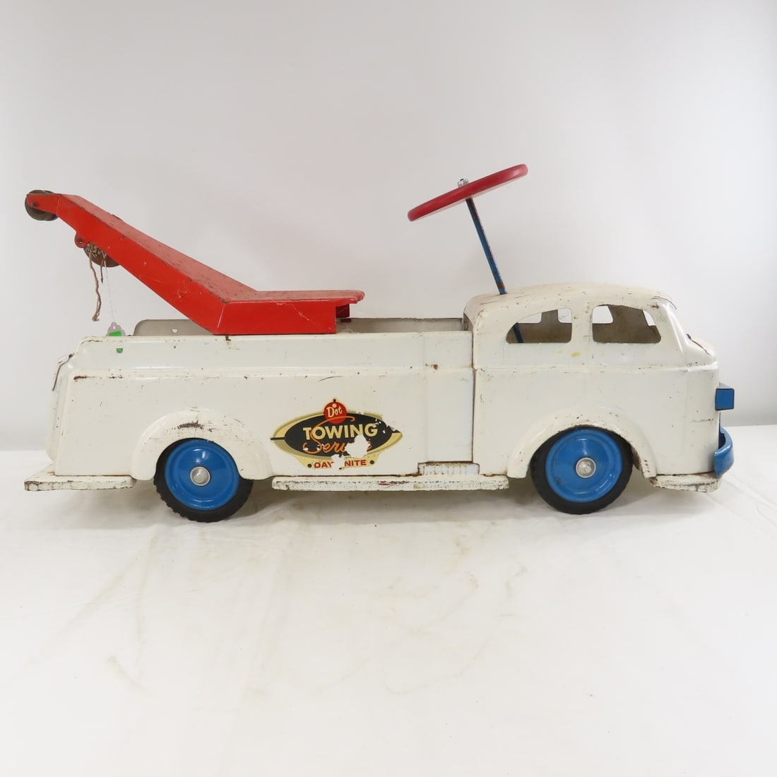 1950s Wyandotte DOT Towing Ride-On Toy Truck - 6