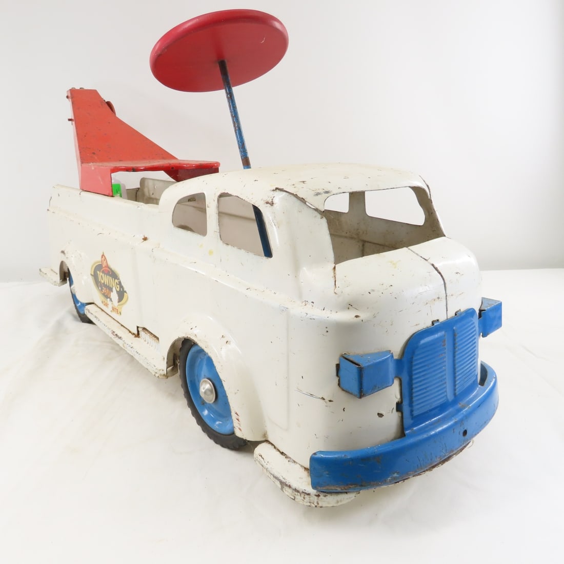 1950s Wyandotte DOT Towing Ride-On Toy Truck - 7