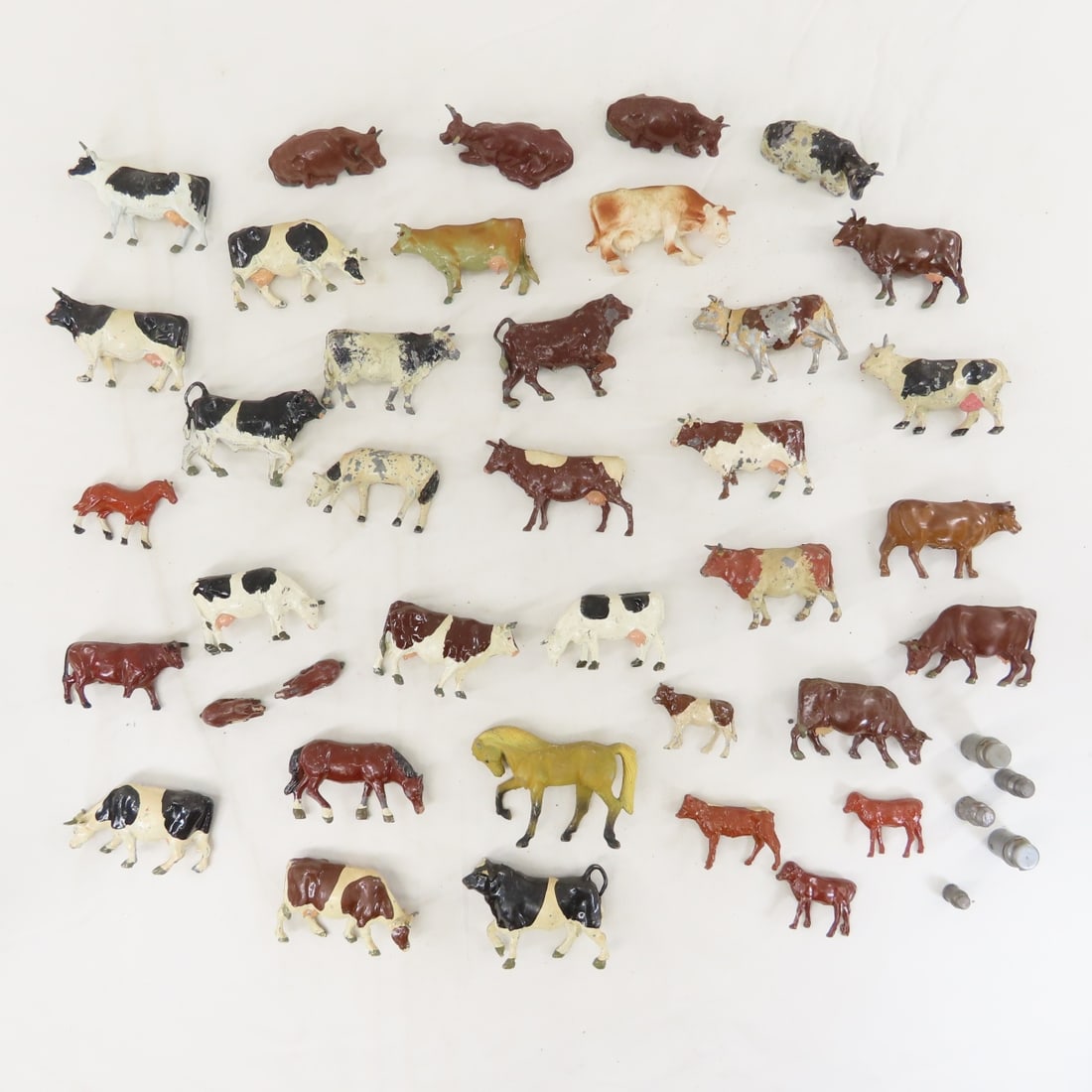 England Britains, France & W German Animal Figures: England Britains, France & W German Animal Figures - Britains and France are metal, 1 plastic W. German- most are cows, 1 Durham Industries horse. LOT SIZE: 10x8x8" 5 LBS All information and photos, w