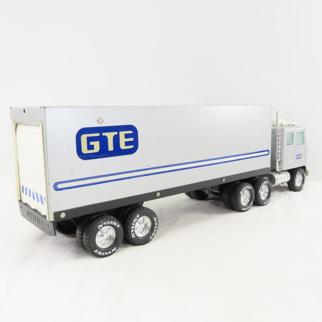 Vintage Nylint GTE Tractor & Trailer - 5