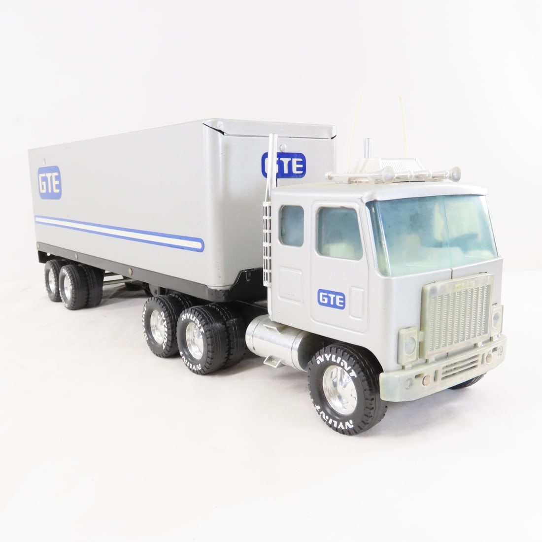 Vintage Nylint GTE Tractor & Trailer - 7