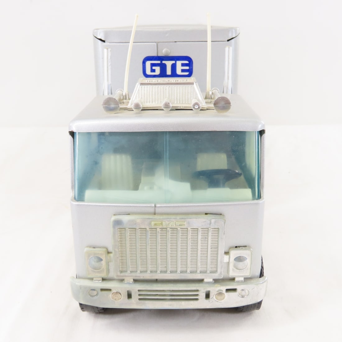 Vintage Nylint GTE Tractor & Trailer - 8