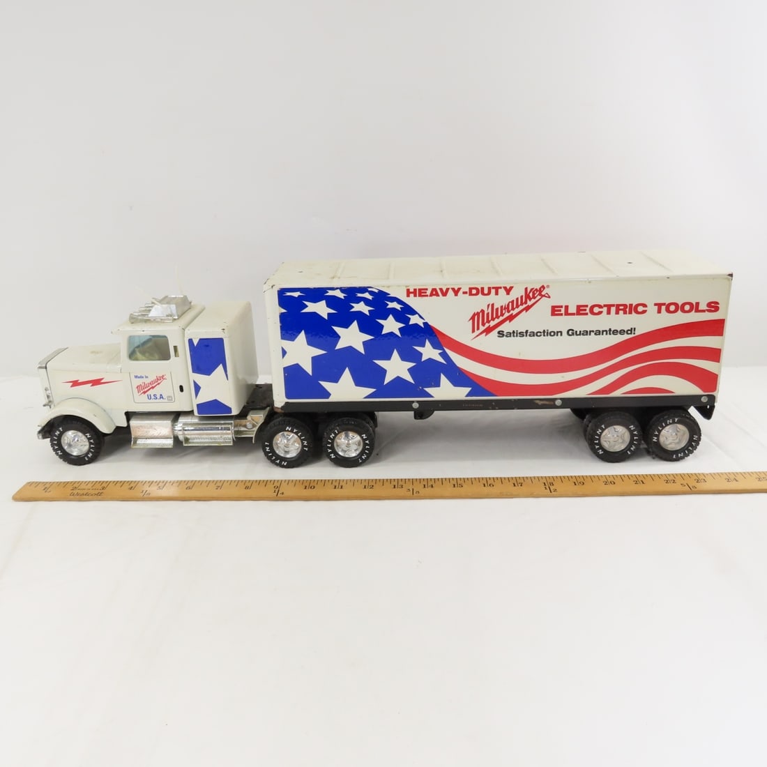 Vintage Nylint Milwaukee Tools Tractor & Trailer - 2