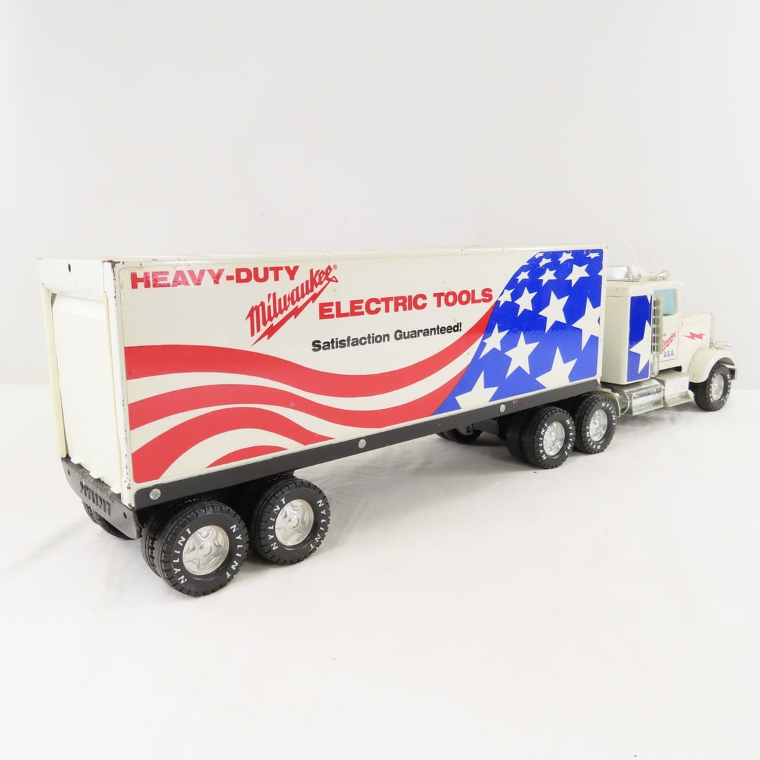 Vintage Nylint Milwaukee Tools Tractor & Trailer - 5