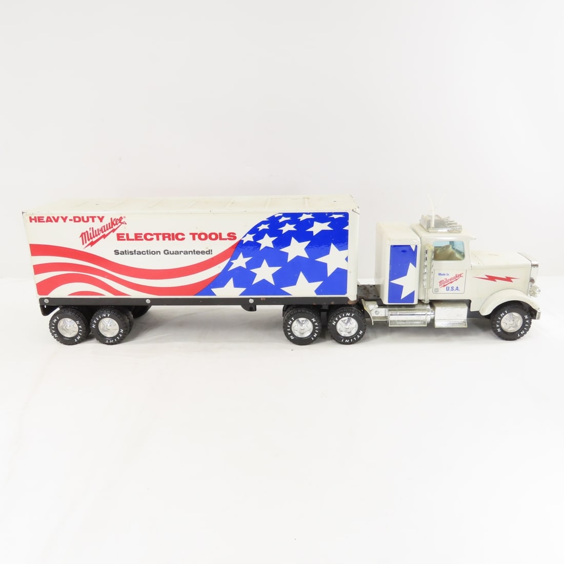 Vintage Nylint Milwaukee Tools Tractor & Trailer - 6