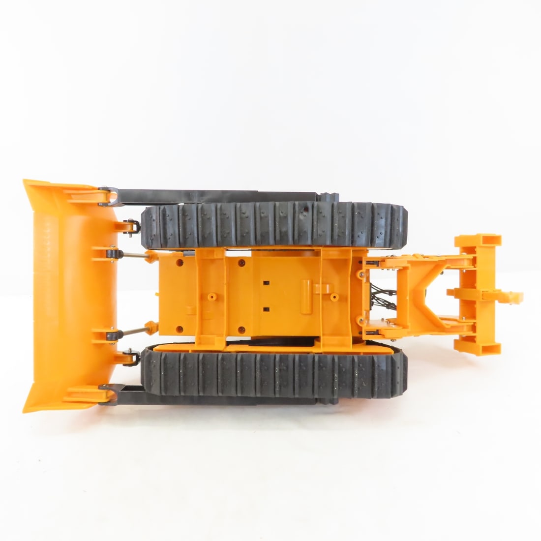 New Bright CAT D9L Caterpillar R/C Bulldozer - 10