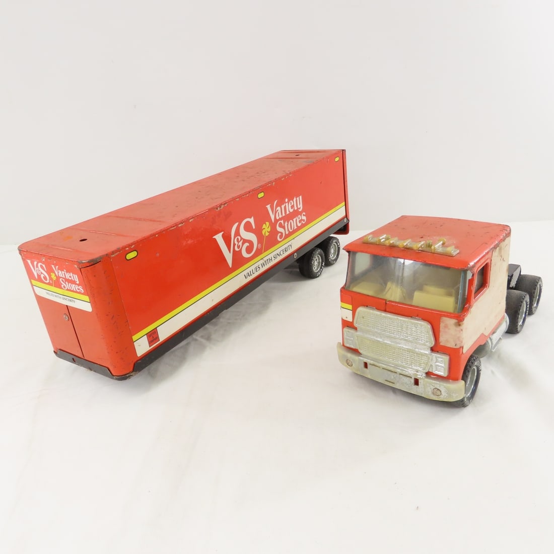 Vintage Nylint V&S Variety Stores Tractor Trailer - 11