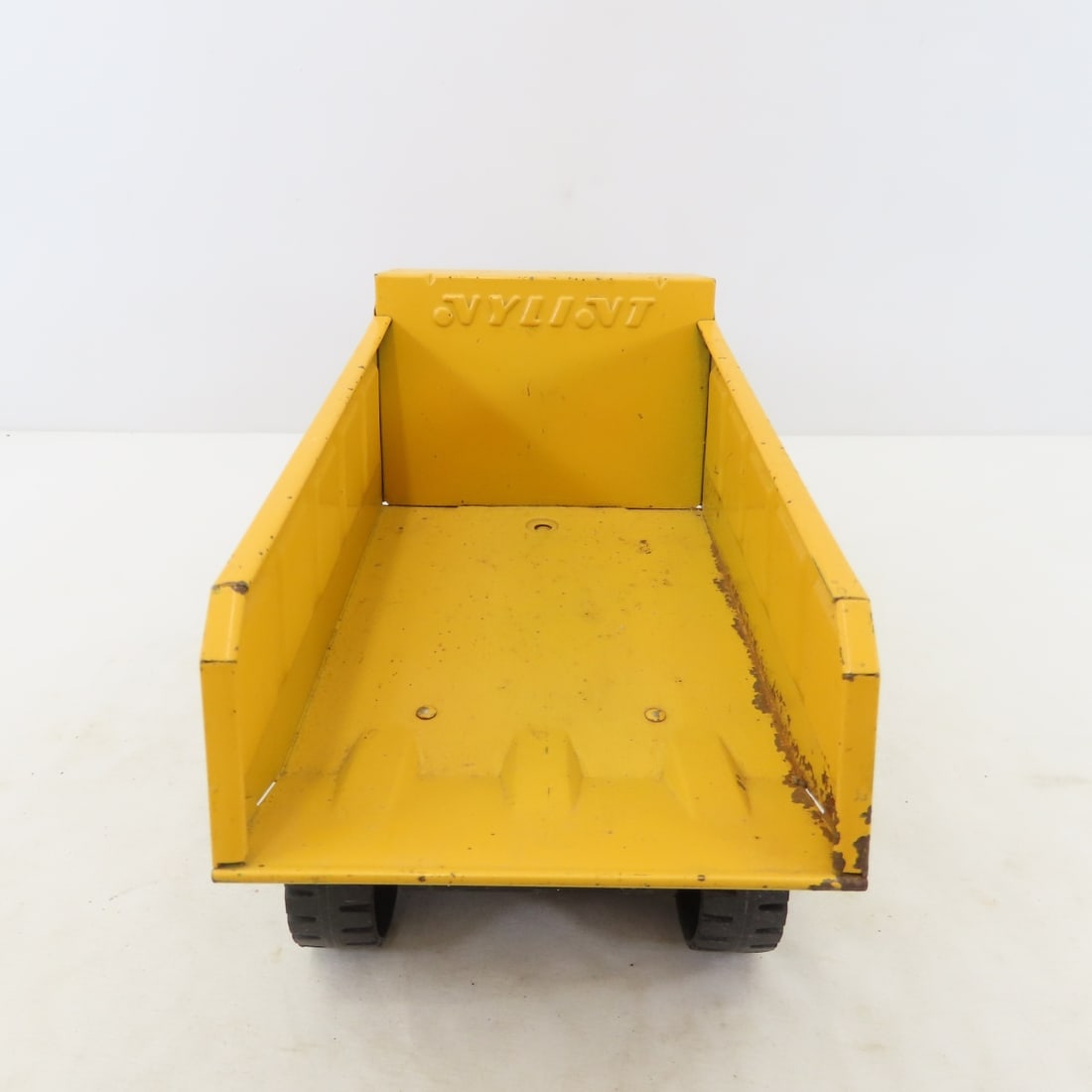 1980s Nylint Dump Truck & 6 Wheel Crane - 5