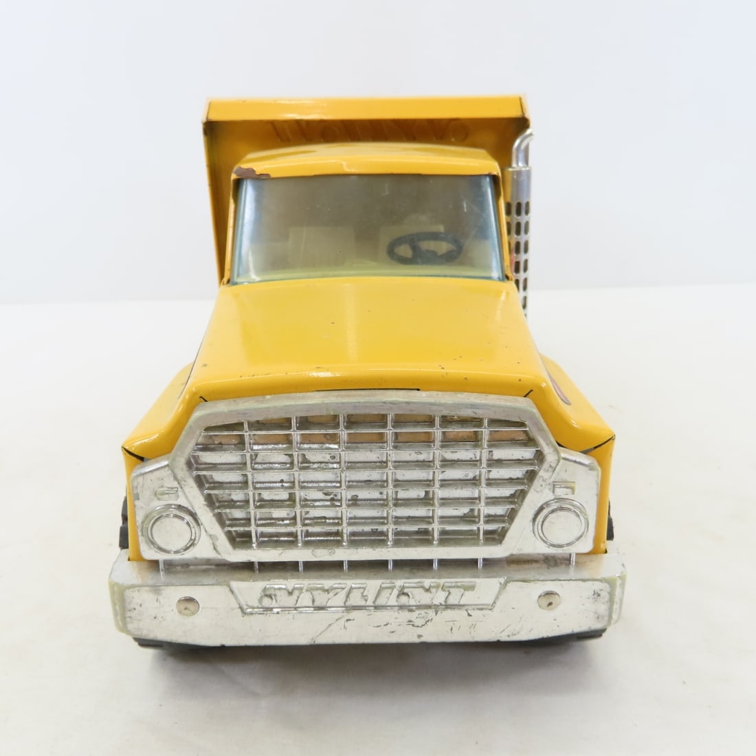 1980s Nylint Dump Truck & 6 Wheel Crane - 9