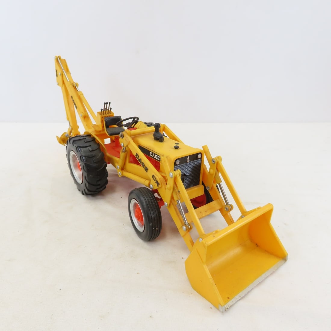 2 Plastic 1960s Case 580CH Backhoe Loaders - 8