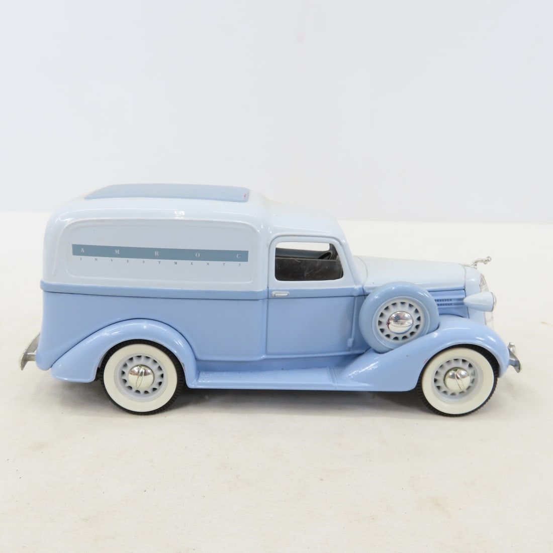 3 Plastic Truck & 3 Metal Car Banks, all have keys - 17