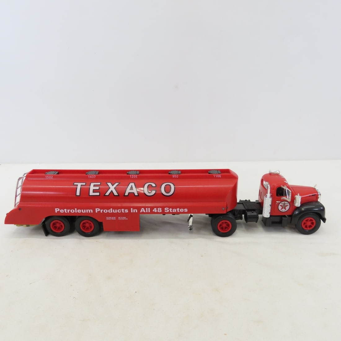 3 Plastic Truck & 3 Metal Car Banks, all have keys - 5