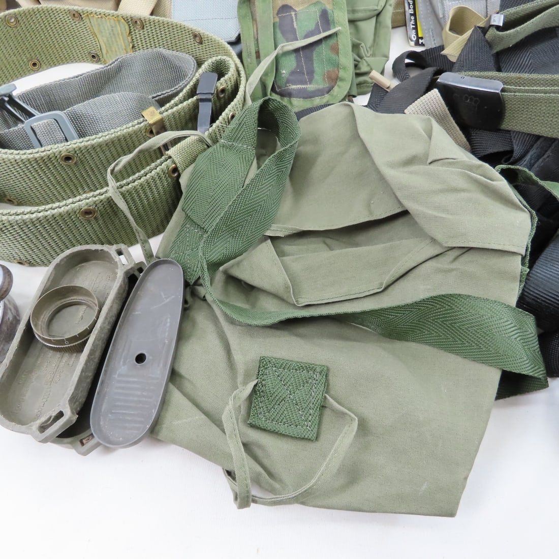 Modern & Vintage Military Surplus Pouches & more - 8