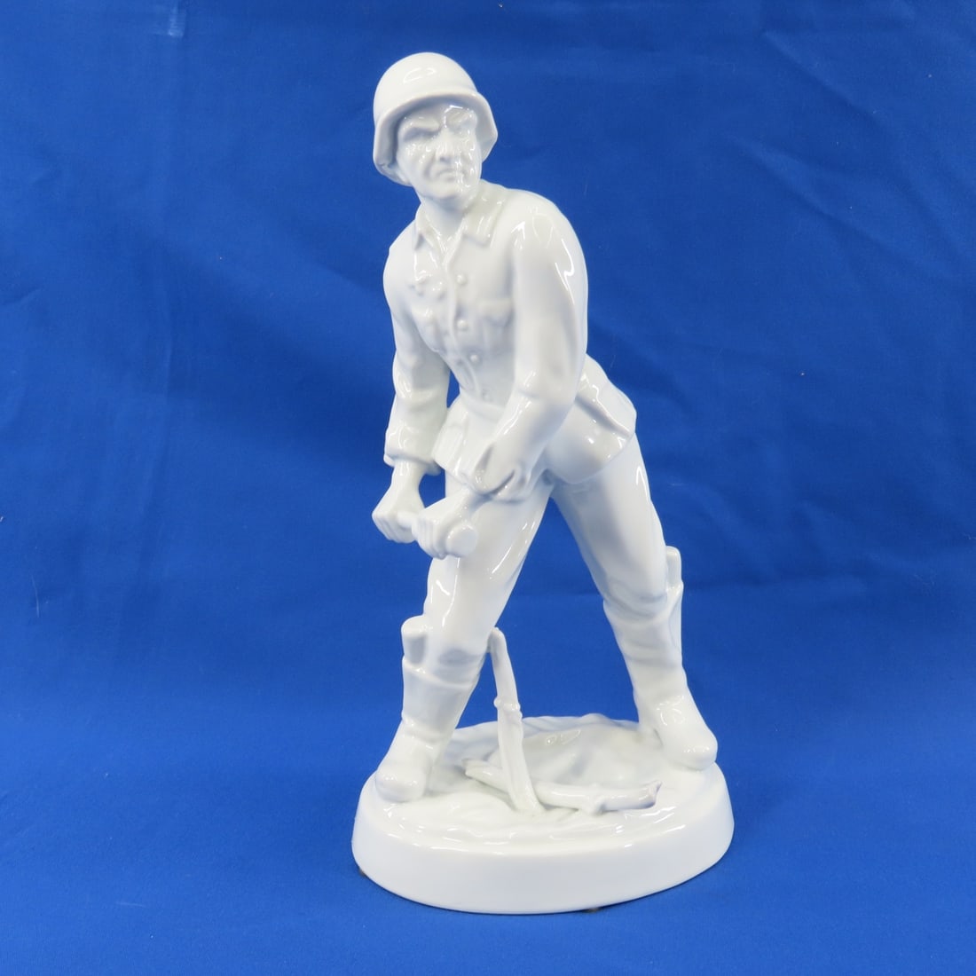 Karl Ens Porcelain German Grenade Thrower Figure (1 of 14)