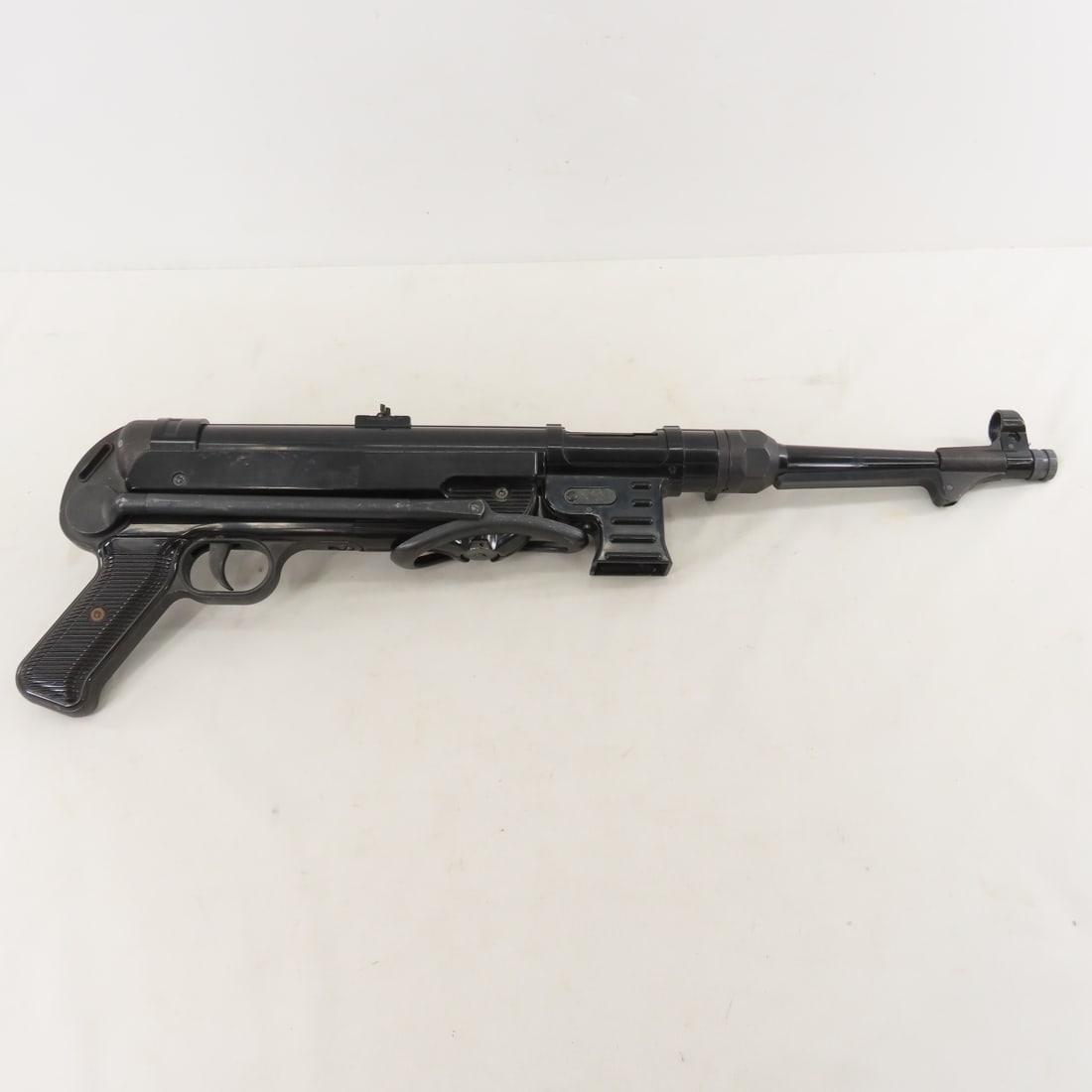 Replica MP-40 Blank 7mm Plug Fire Cap Gun - 10