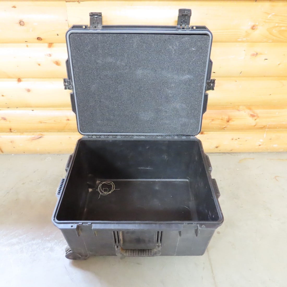4 Large Black Storage Bins, Contico & others - 10
