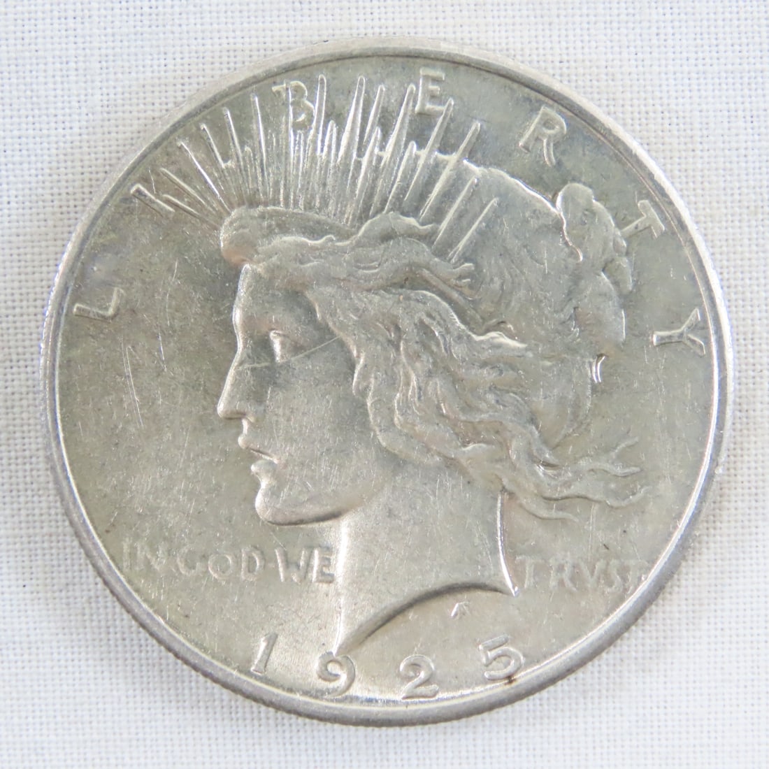 1925 Peace Silver Dollar (1 of 2)