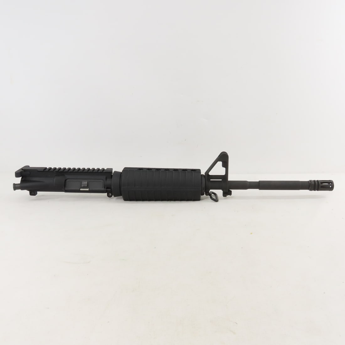 Windham Weaponry Upper with Firing Pin: Windham Weaponry Upper with Firing Pin - 16" barrel, LOT SIZE: 26x4x4", 4 LB All information and photos are intended to be as accurate as possible, but errors are possible. No item may be returned or