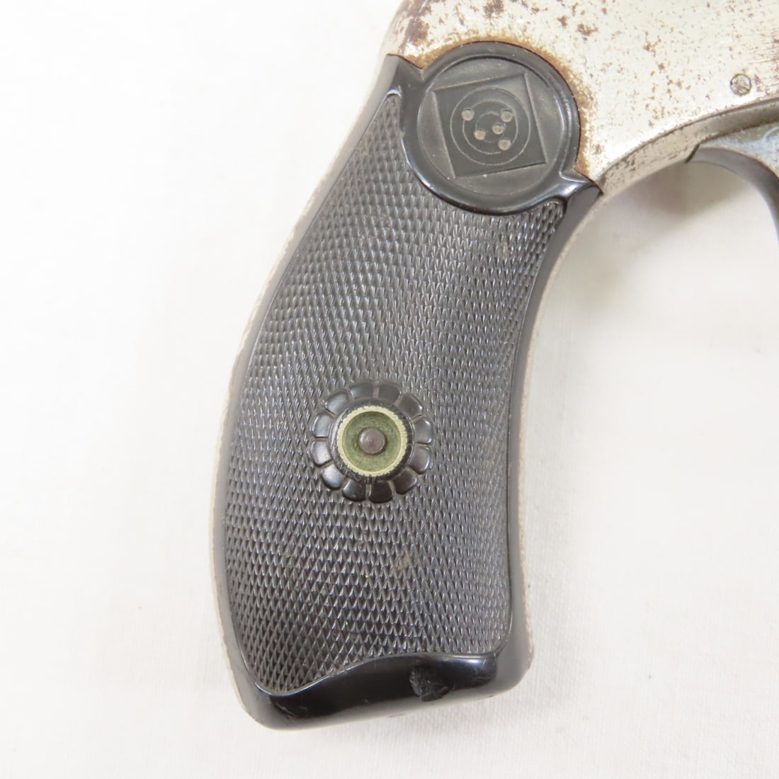 Harrington & Richardson 32 S&W CTGE Revolver - 9