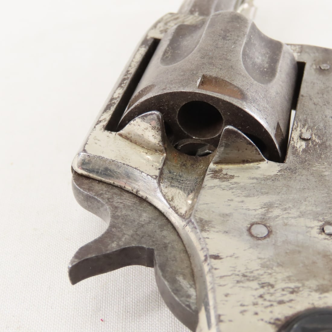 Harrington & Richardson 32 S&W CTGE Revolver - 3