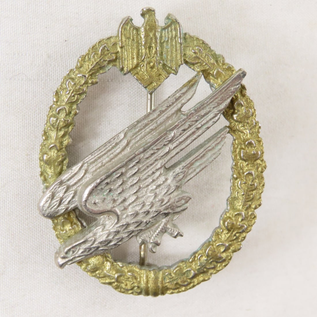 Luftwaffe Style Belt Buckle & 3 Badges - 11