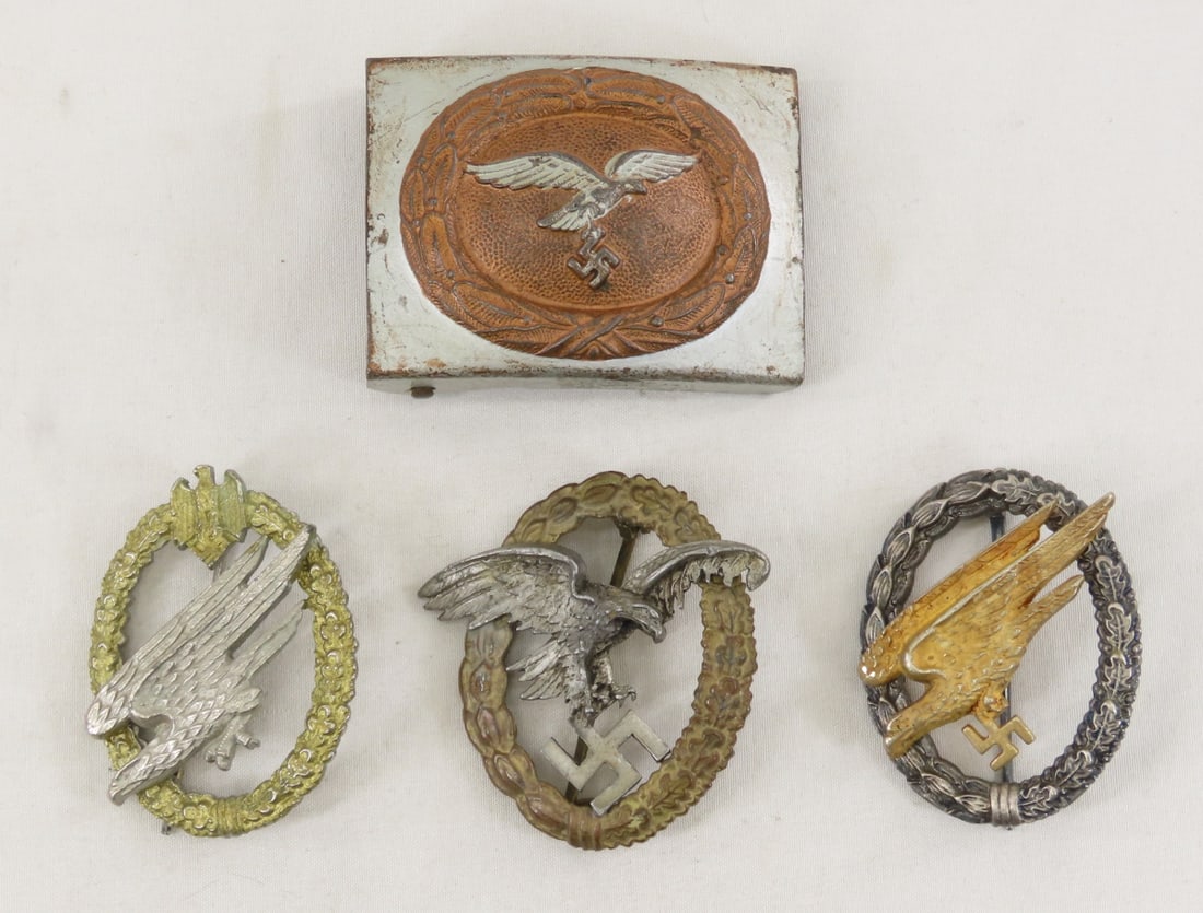 Luftwaffe Style Belt Buckle & 3 Badges (1 of 12)