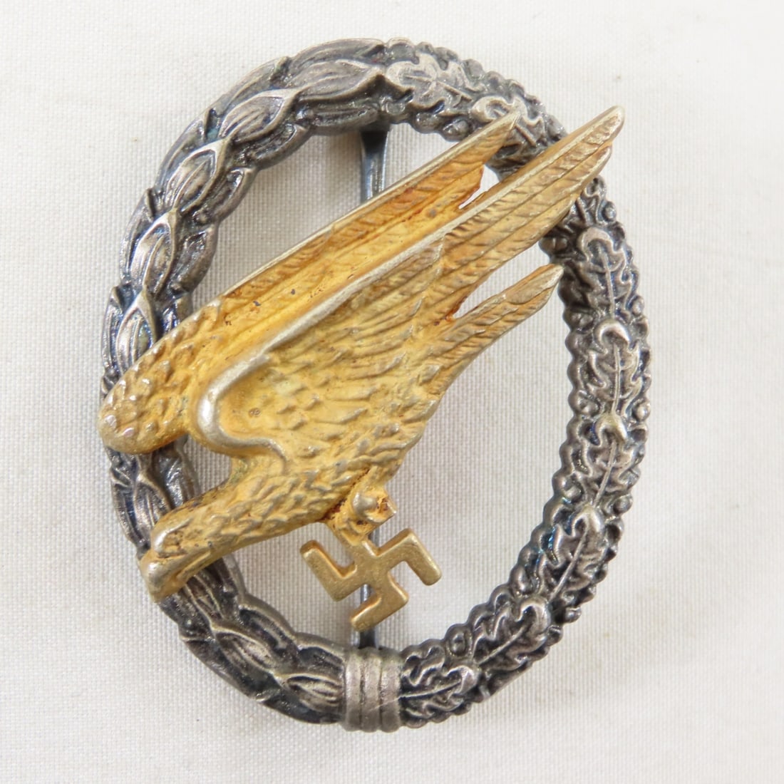 Luftwaffe Style Belt Buckle & 3 Badges - 9