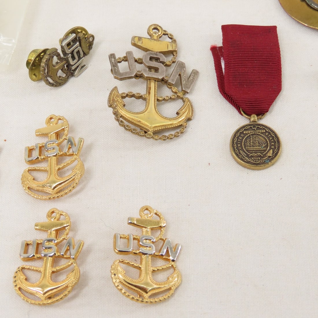 US Navy Insignia, Belt Buckles, Tie Tacs & More - 10