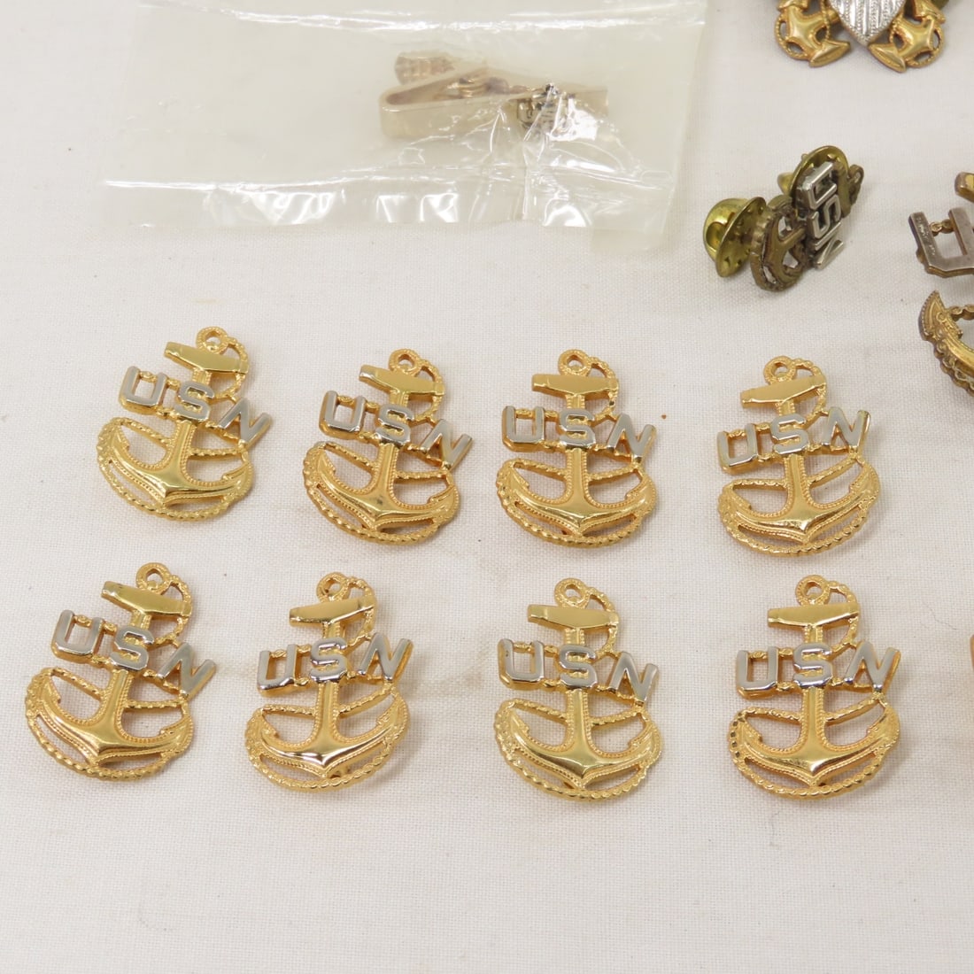 US Navy Insignia, Belt Buckles, Tie Tacs & More - 9