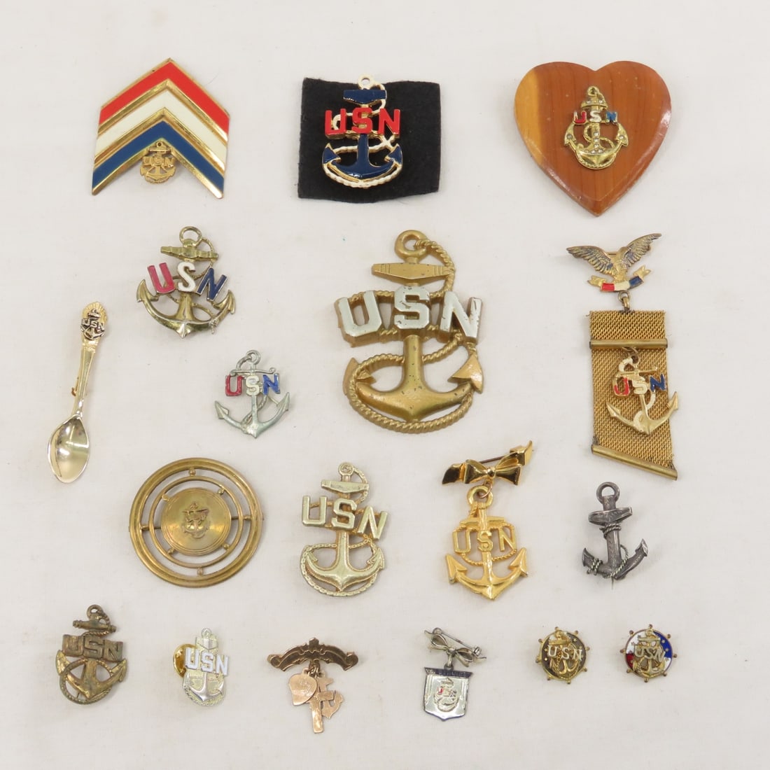 US Navy Sweetheart Pins & Jewelry (1 of 14)