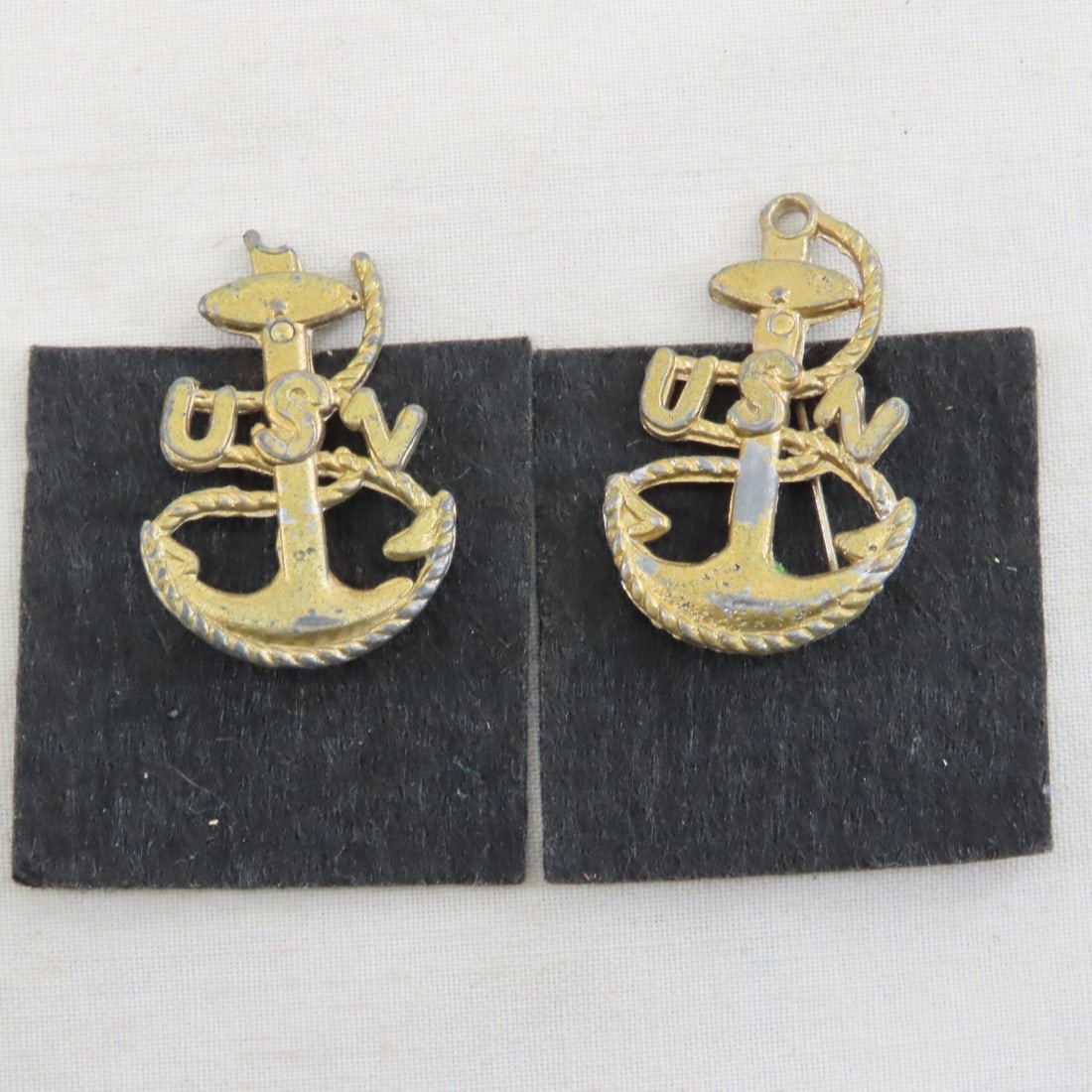 US NAVY Sweetheart and Mother's Pins - 10