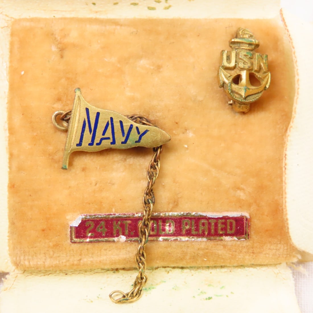 US NAVY Sweetheart and Mother's Pins - 13