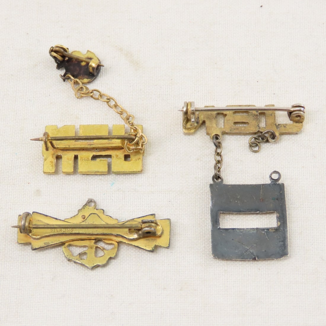 US NAVY Sweetheart and Mother's Pins - 18