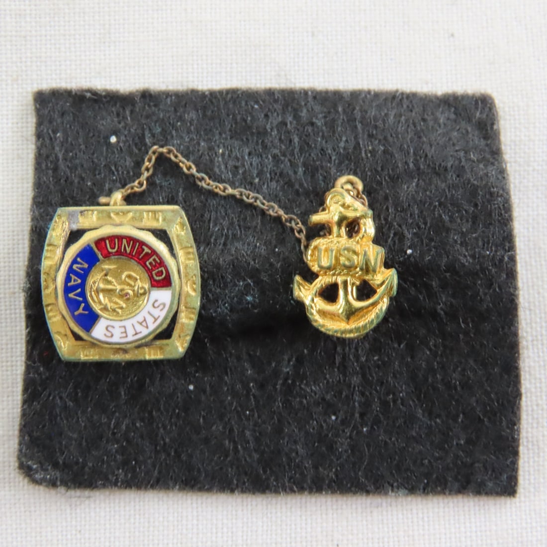 US NAVY Sweetheart and Mother's Pins - 4