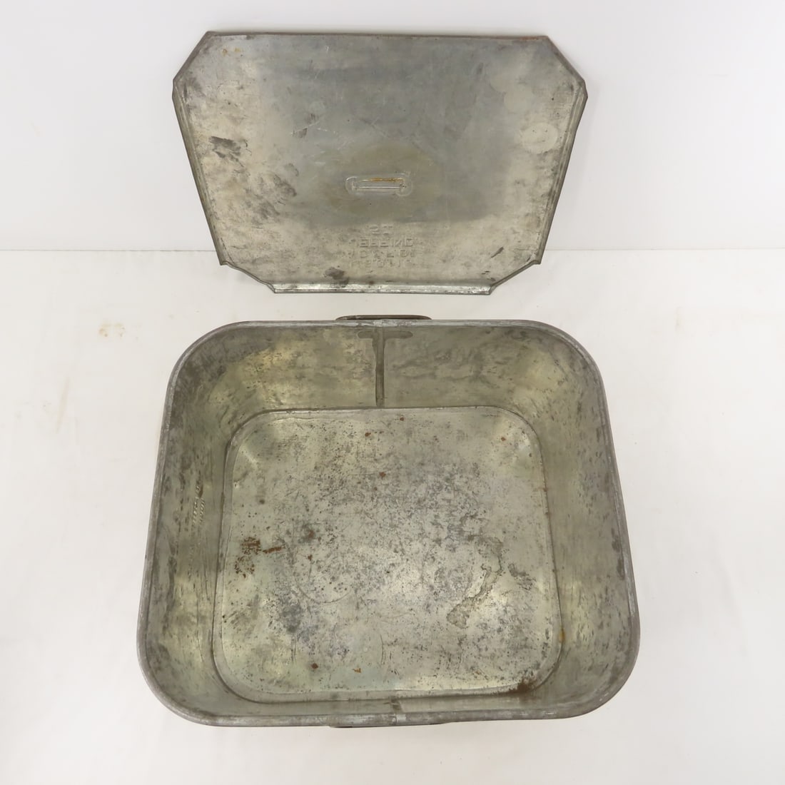 U.S.Q.M.C 51 Bread Storage Tin - 9