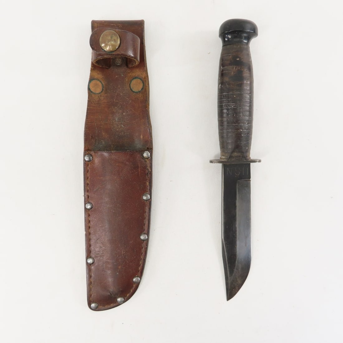 USN Mark I Camillus NY Knife with Leather Sheath (1 of 13)