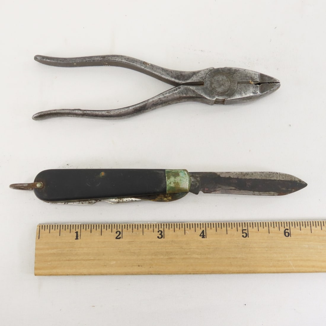 Camillus, Sabre & Imperial Folding Knives - 3